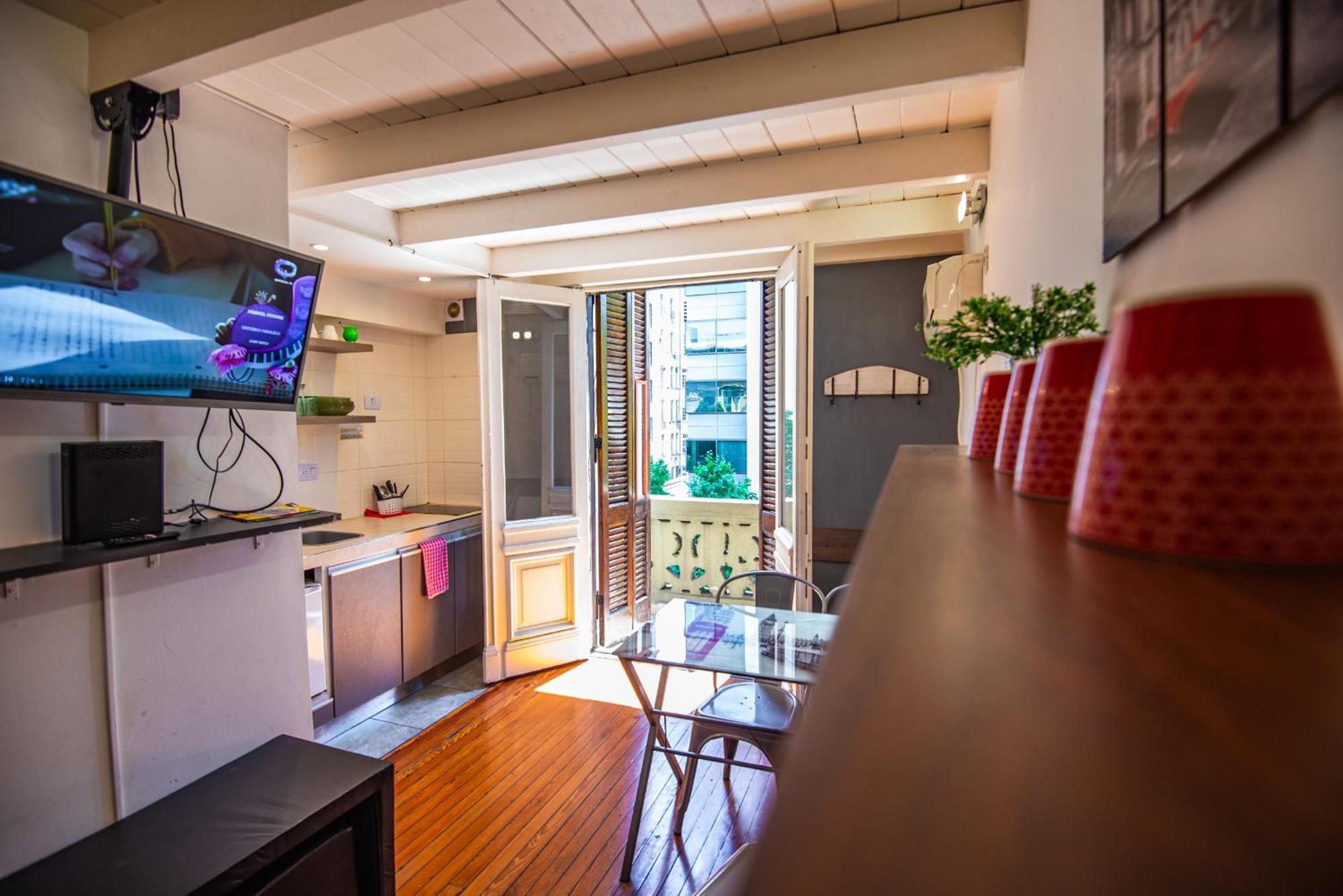 Duplex En Centro Historico Y Turistico Sobre Av De Mayo - Buenos Aires — Fotos 1